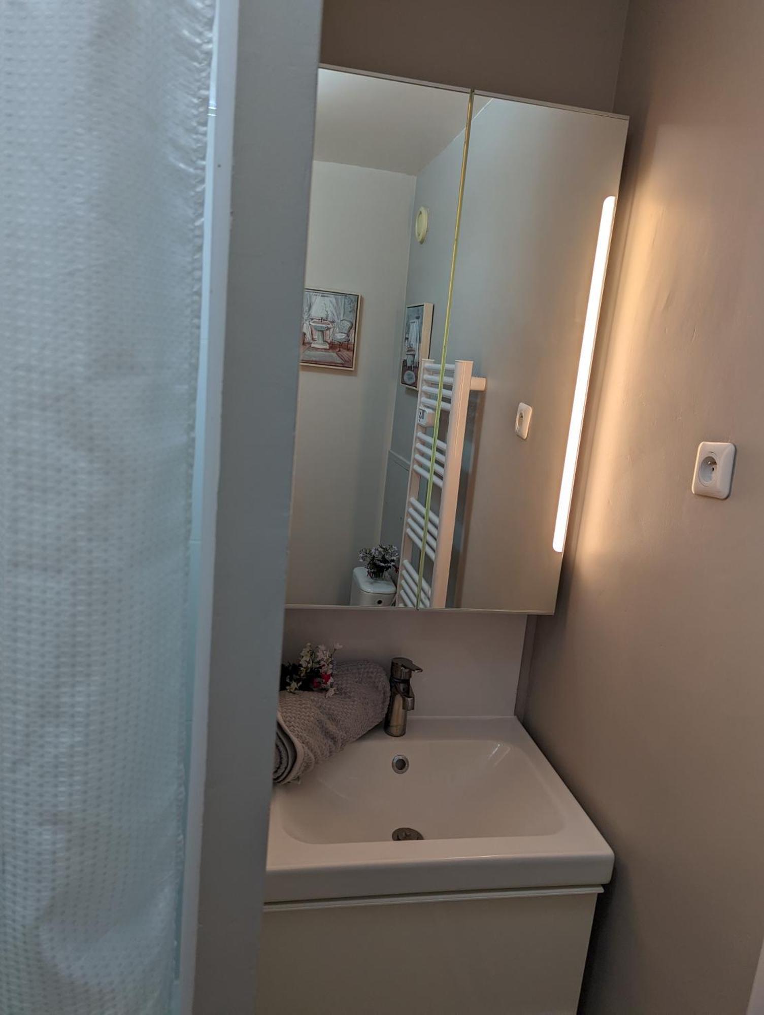 Charming Studio With Eiffel View باريس المظهر الخارجي الصورة